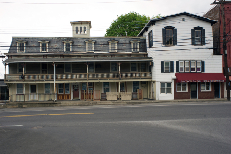 Raccoon Saloon Marlboro